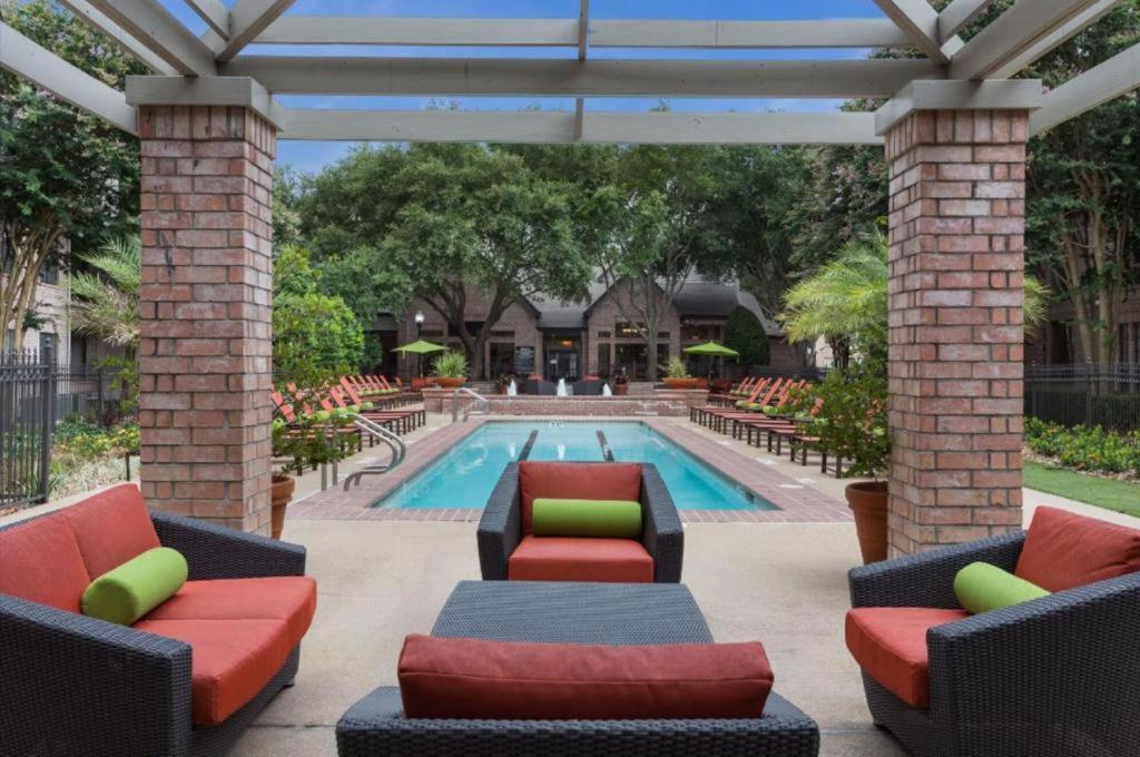 Houston'S City Center Apartment - Pool & Gym Екстериор снимка
